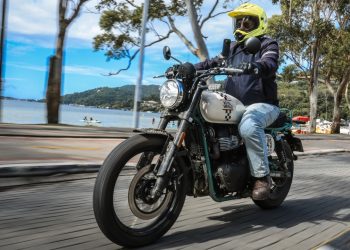 A nova Royal Enfield Bear 650 foi inspirada em uma corrida no deserto (Foto: divulgação Royal Enfield)