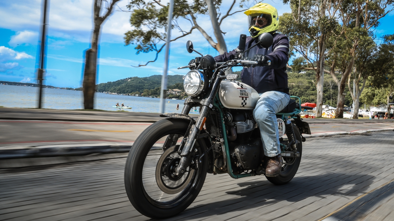 CHEGOU A ROYAL ENFIELD BEAR 650