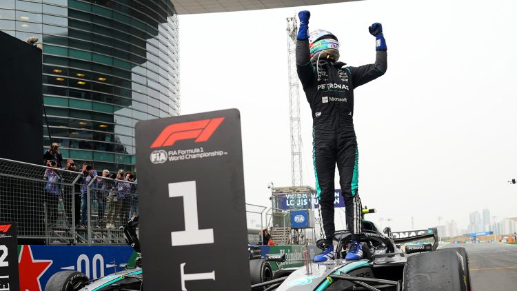 Kimi Antonelli expressa a alegria da sua primeira vitória na F-1 (Foto: Meredes)