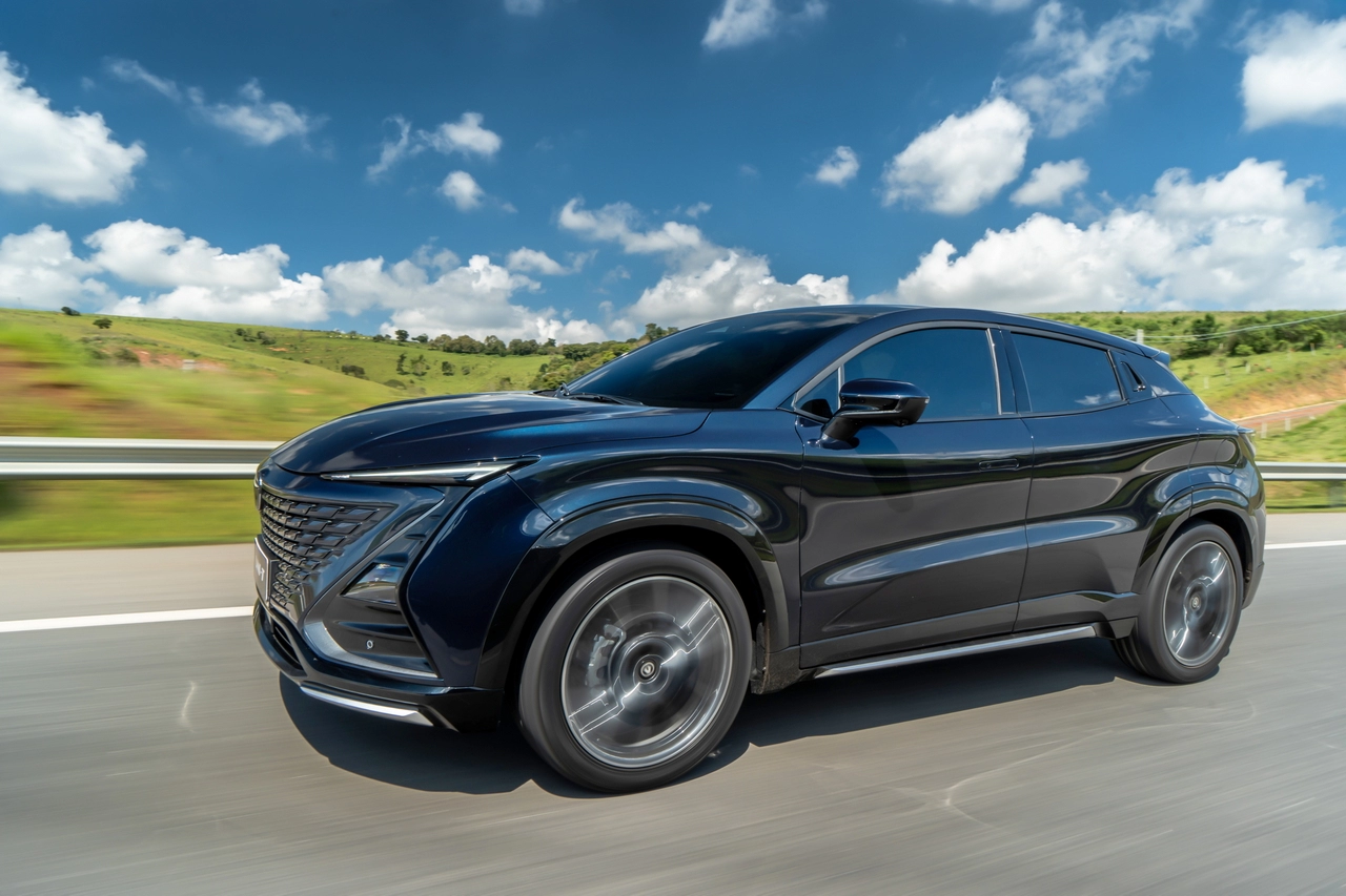 CAOA CHANGAN E O UNI-T