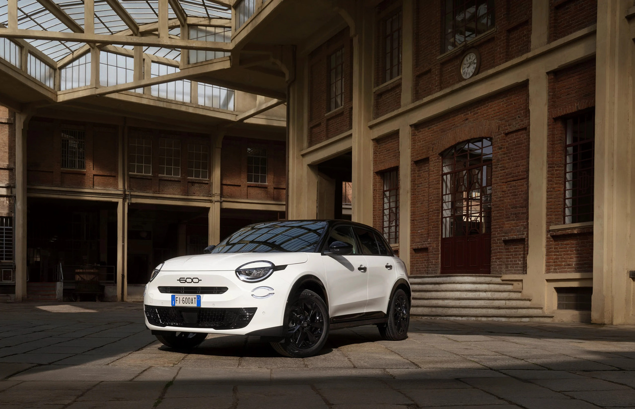 FIAT 600 GANHA O MOTOR A GASOLINA TURBO 100, NA ITÁLIA