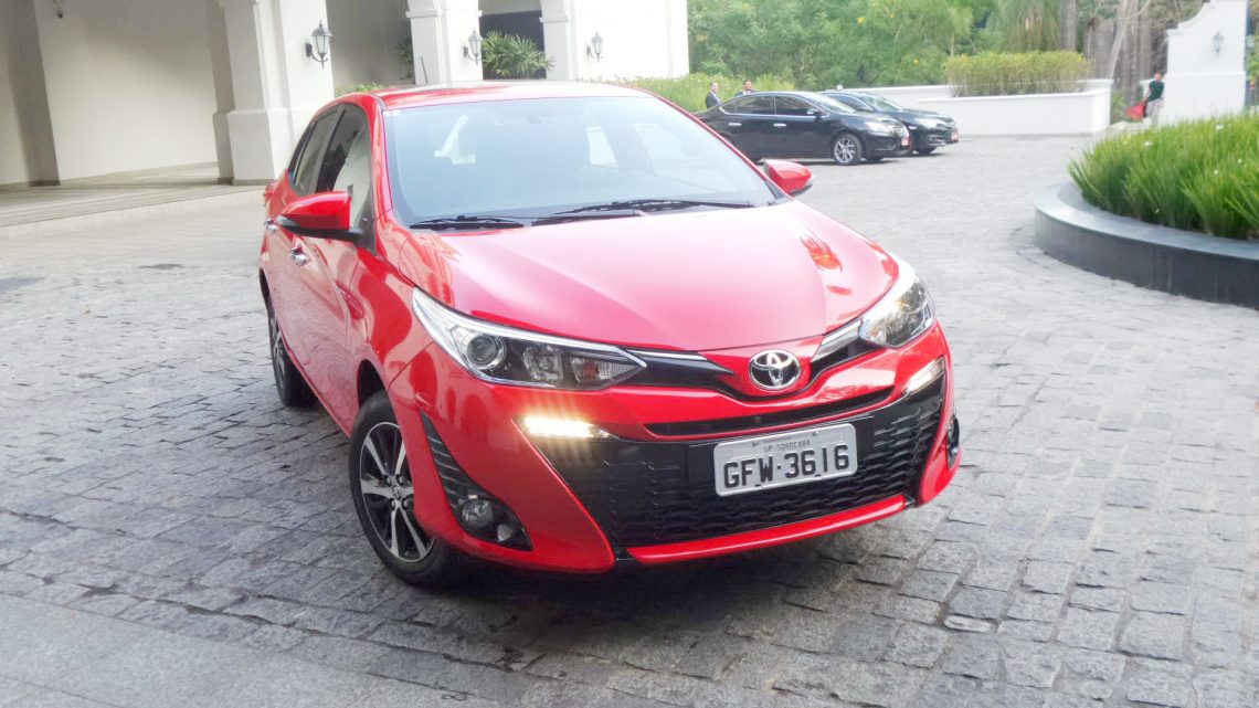 FRUSTRAÇÃO: NUNCA DIRIGI UM TOYOTA YARIS MANUAL. A TOYOTA NÃO DEIXOU