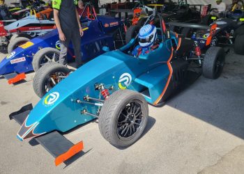 Momentos antes de iniciar o teste de validação final do nosso kit de geometria para o Fórmula Evolution. (Foto: Rodrigo Rosset)