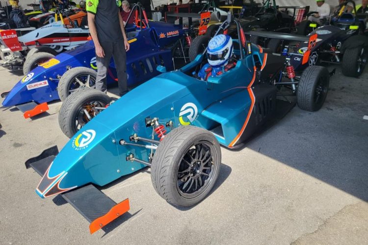 Momentos antes de iniciar o teste de validação final do nosso kit de geometria para o Fórmula Evolution. (Foto: Rodrigo Rosset)