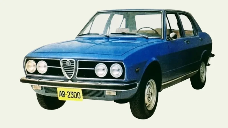 PROPAGANDAS ANTIGAS: O ALFA ROMEO 2300 E O ESPÍRITO DO AUTOENTUSIASMO
