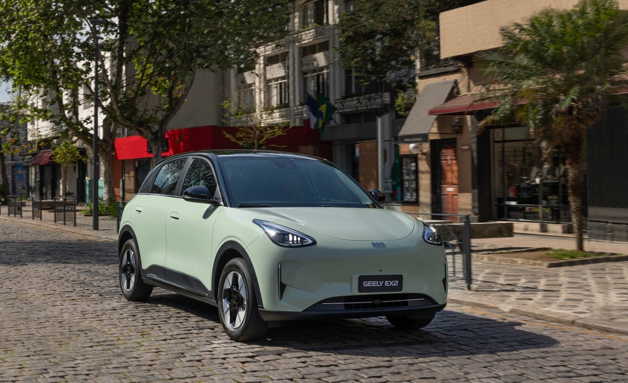 GEELY CONFIRMA A PRODUÇÃO DO COMPACTO ELÉTRICO EX2 NO BRASIL