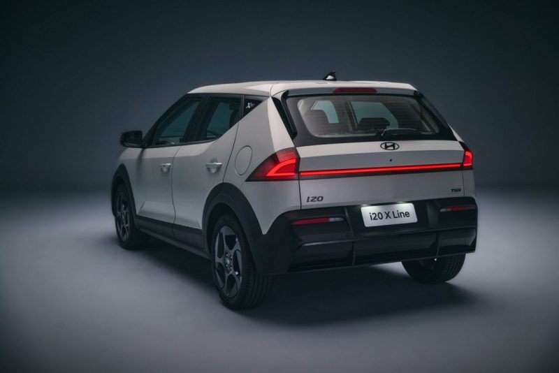 HYUNDAI I20: NÃO É SUVE NEM HATCH (?)