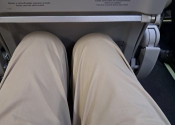 Pernas espremidas No Boeing 737-800 da Gol (Foto: autor)