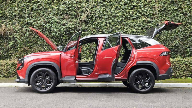RENAULT BOREAL TECHNO: DESENHO MARCANTE E PORTE INTERESSANTE