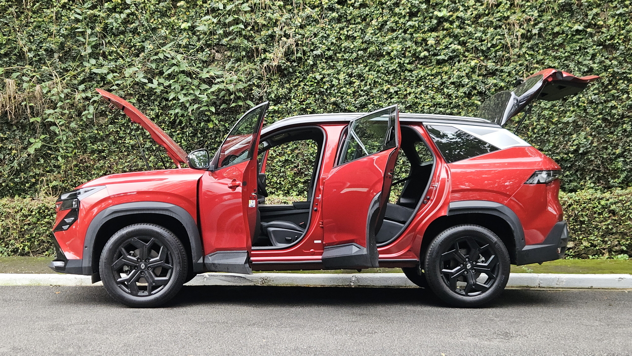 RENAULT BOREAL TECHNO: DESENHO MARCANTE E PORTE INTERESSANTE