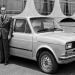 JK e o Fiat 147 na imaginação (Foto: IA)