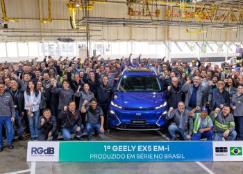 Primeiro Geely fabricado no Brasil (Foto: divulgação Renault Geely do   Brasil)