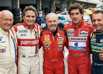 Os quatro pilotos citados na matéria e eu junto deles (Foto:   IA)