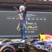 Verstappen exultante com s vitória (Foto: Red Bull